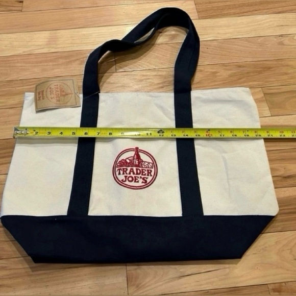 NWT Trader Joe’s Reusable Canvas White, Blue and Red Tote Bag with Front Pocket - Picture 4 of 5